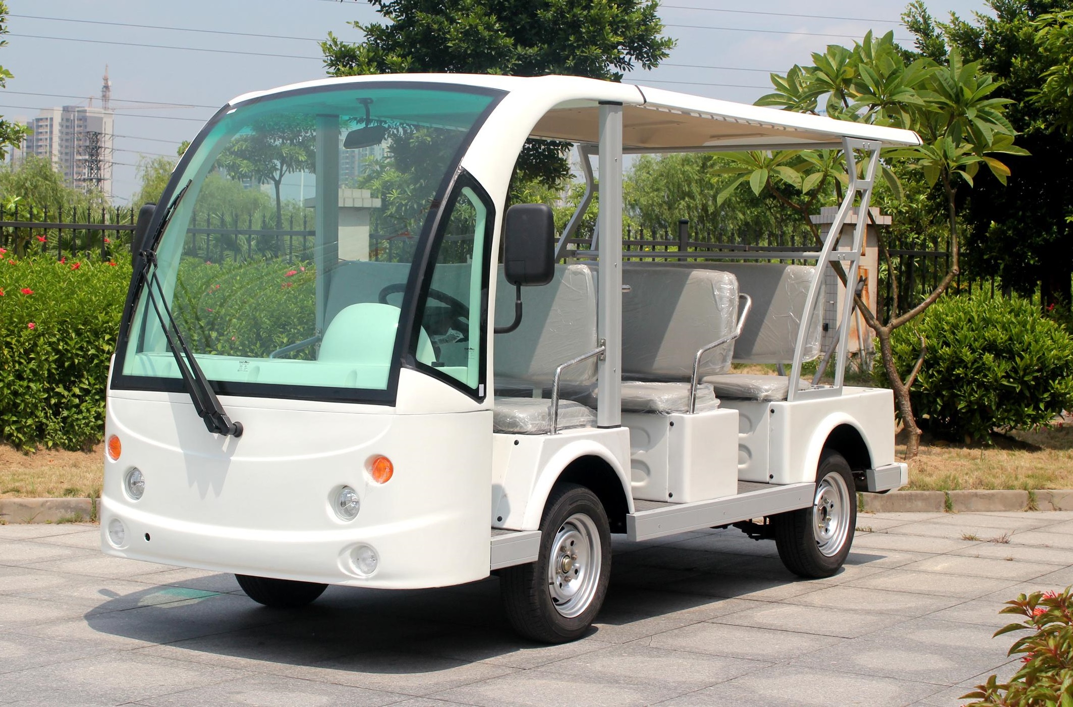 長沙石燕湖生態(tài)公園電動(dòng)觀光車